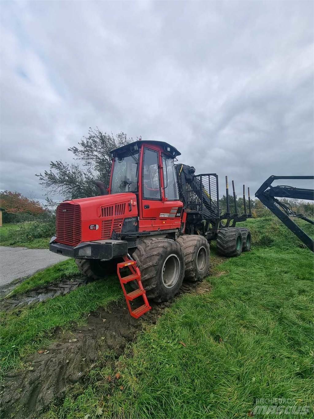 Komatsu 845 Forvarderi