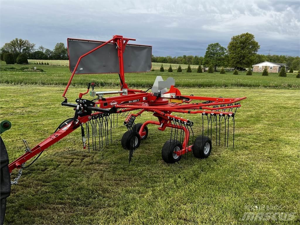 Kuhn GA4231T Okretači i sakupljači sena