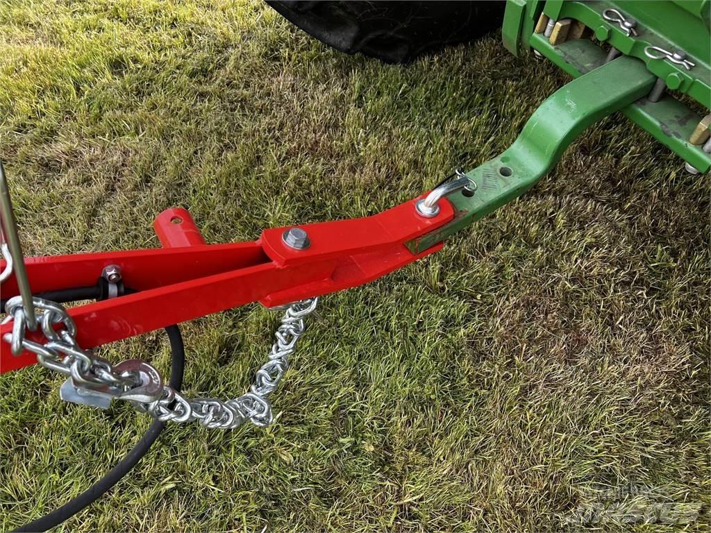 Kuhn GA4231T Okretači i sakupljači sena
