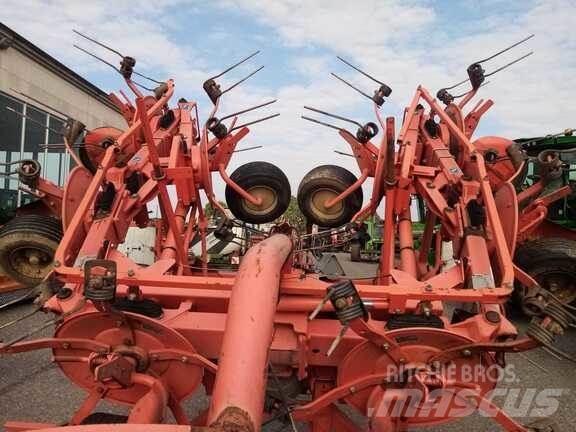Kuhn GF 7702 Okretači i sakupljači sena
