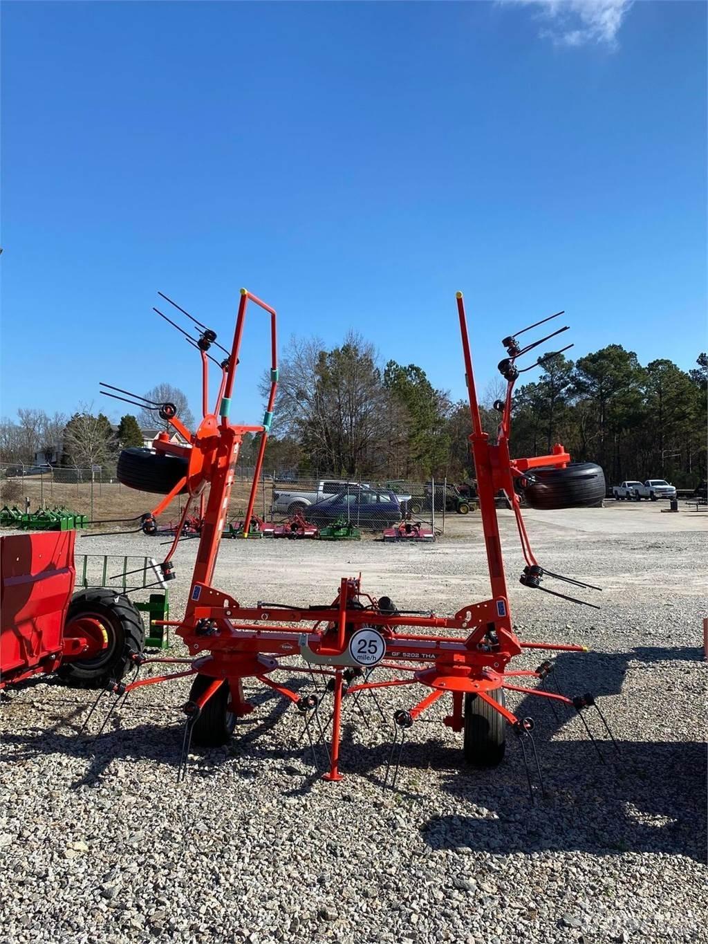 Kuhn GF5202T Okretači i sakupljači sena