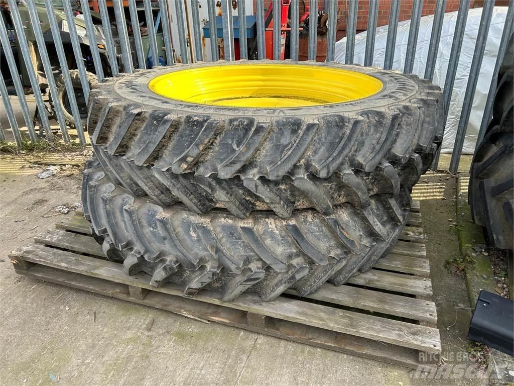  Row Crop Tyres Gume, točkovi i felne