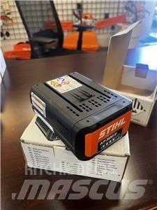 Stihl AP300S Kola za golf