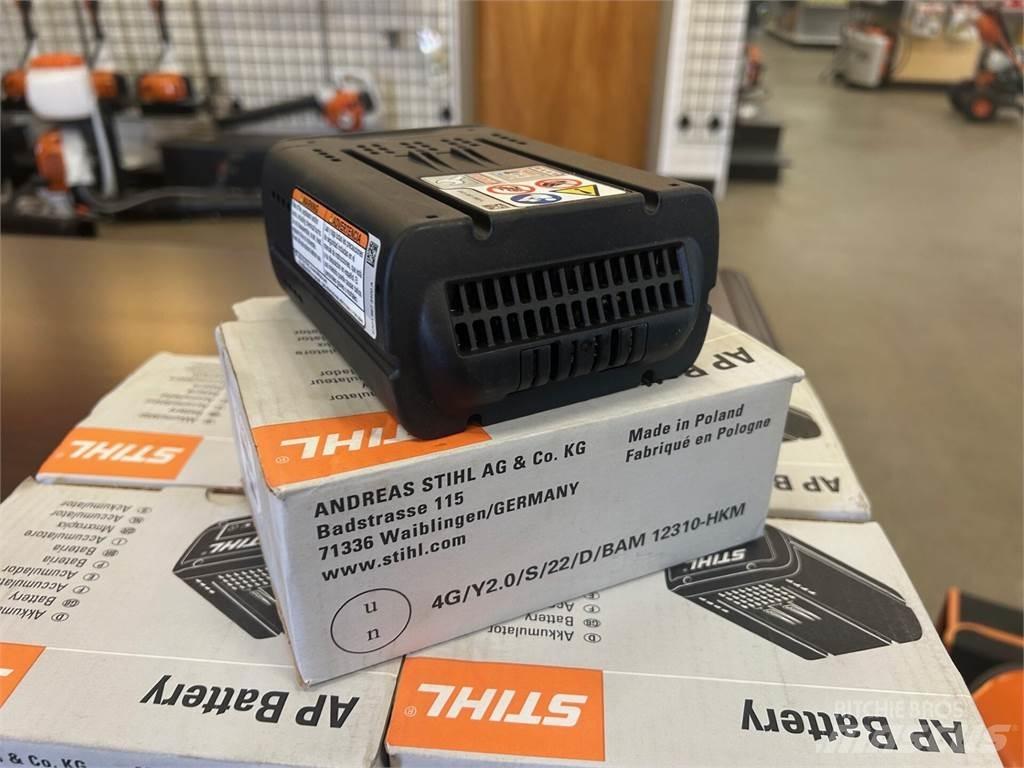 Stihl AP300S Kola za golf