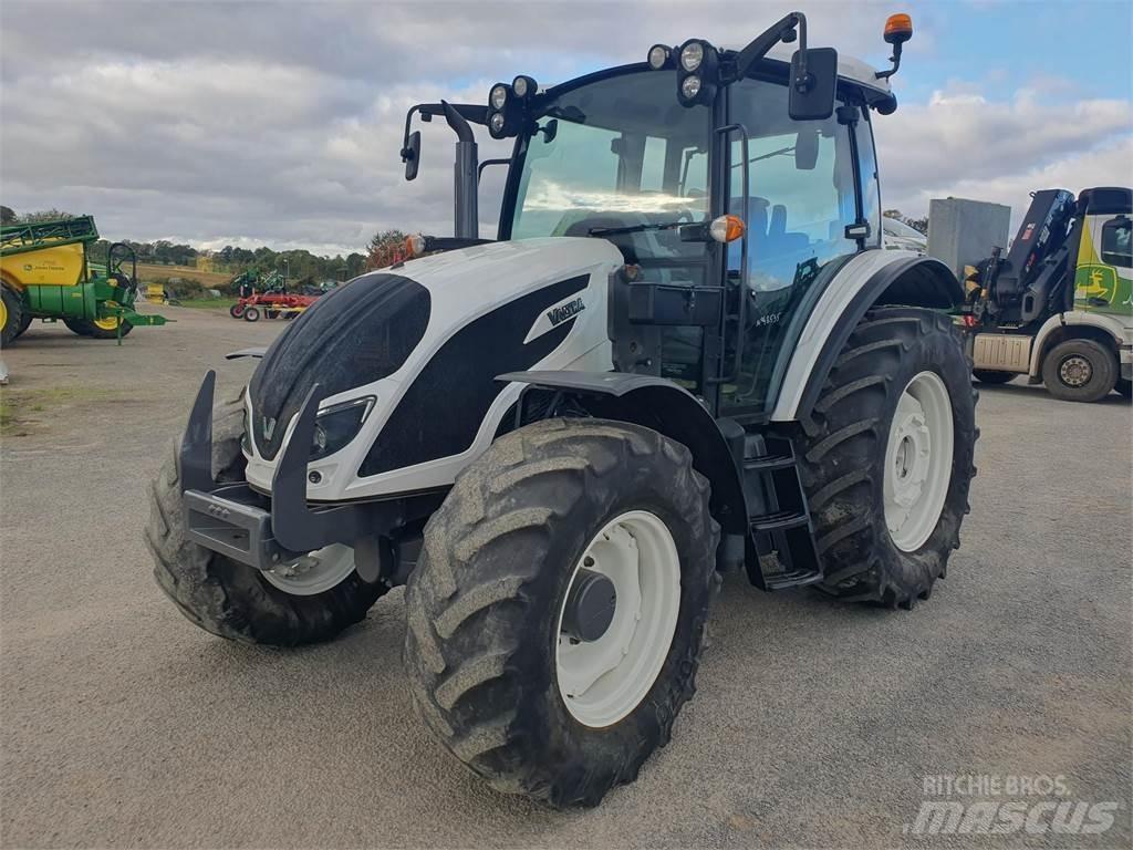 Valtra A104 Traktori