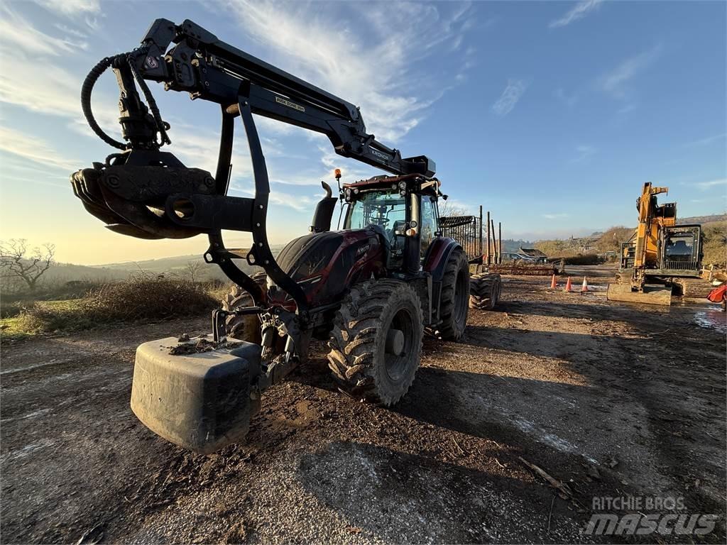 Valtra T174 Forvarderi