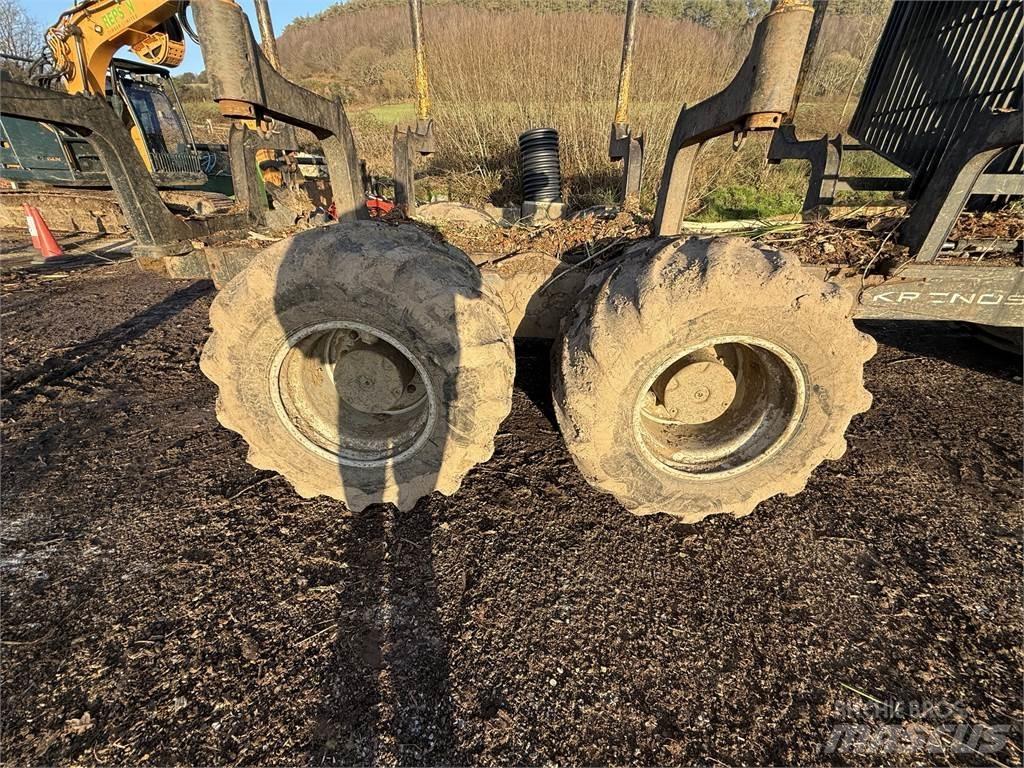 Valtra T174 Forvarderi