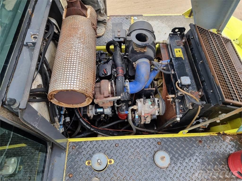 Ammann AP240 Gumeni valjci na točkovima