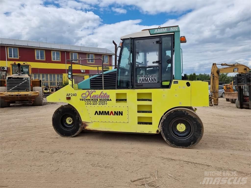 Ammann AP240 Gumeni valjci na točkovima