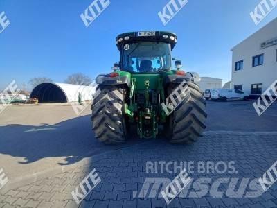 John Deere 8335R Traktori