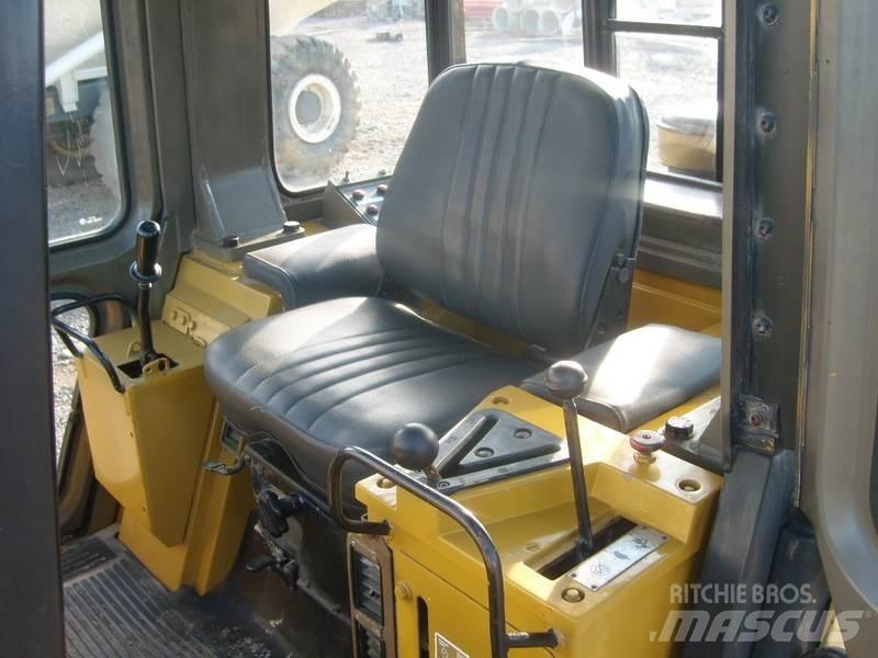 CAT 943 Utovarivaču guseničara