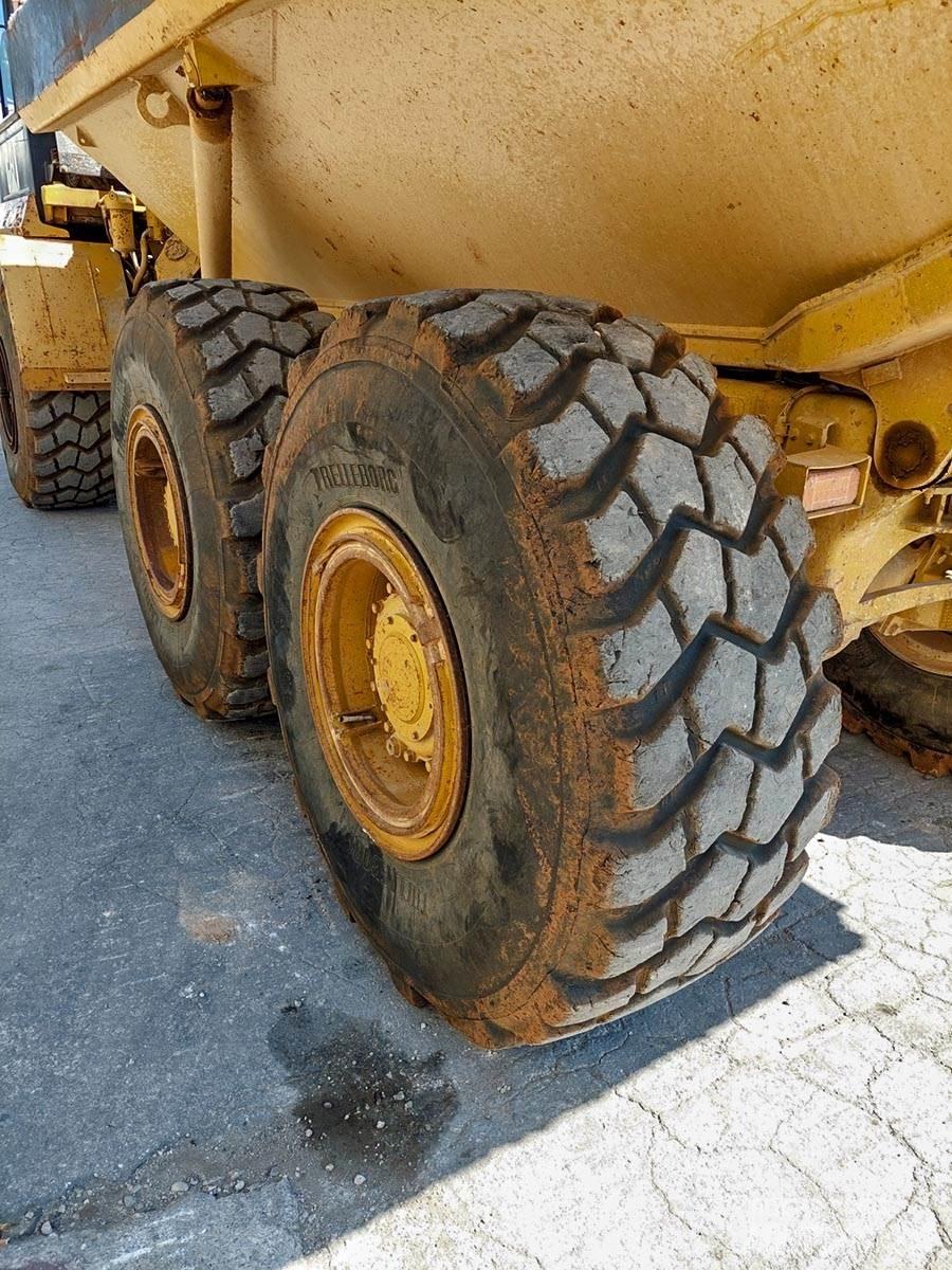 CAT D250E Zglobni damperi