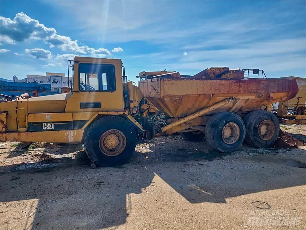 CAT D300B Zglobni damperi