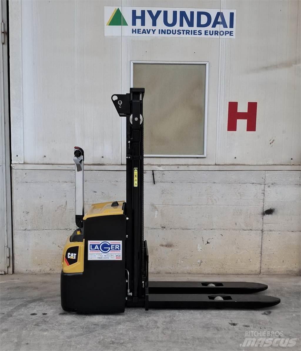 CAT NSP12N2 Nisko podizni električni viljuškar