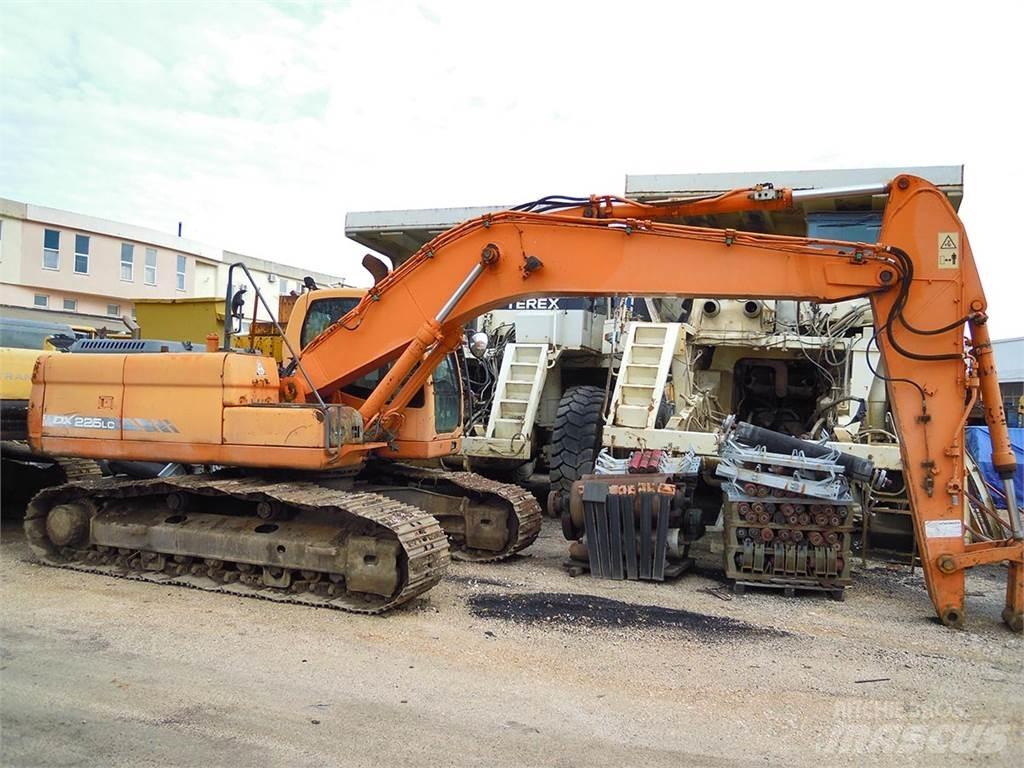 Doosan DX225LC Bageri guseničari