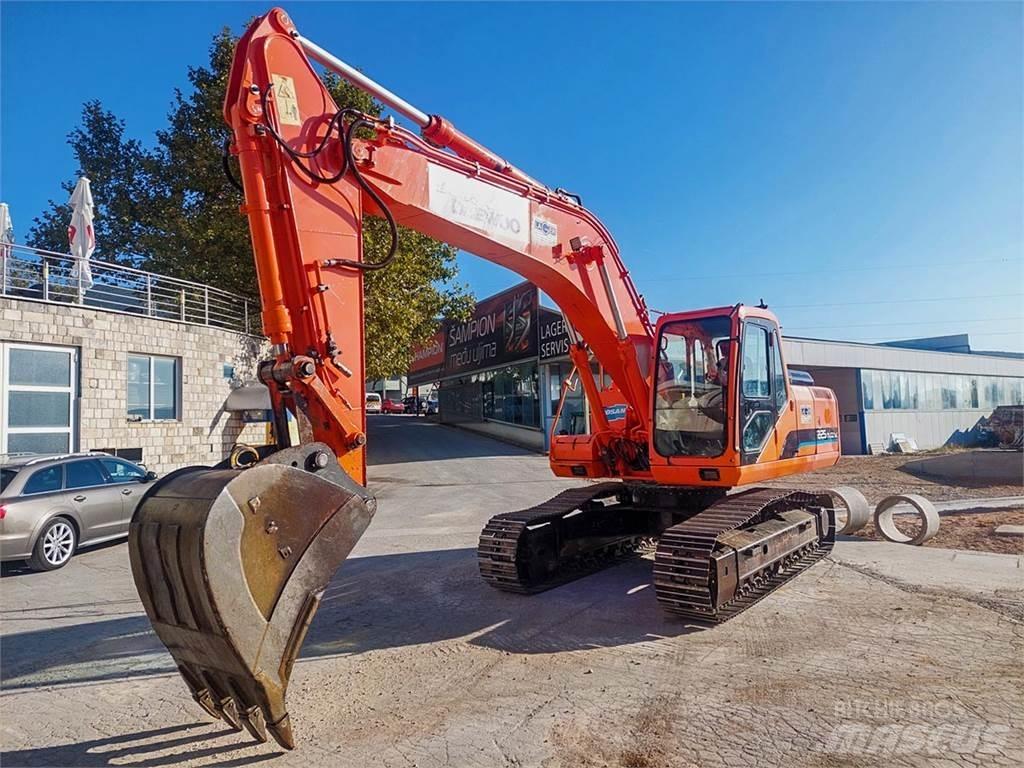 Doosan SOLAR 225NLC-V Bageri guseničari