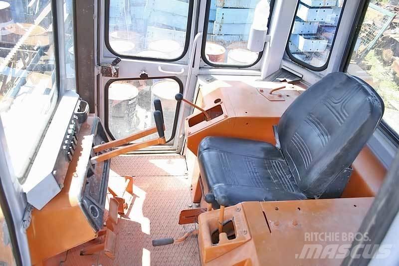 Fiat-Hitachi FD 20 Buldožeri guseničari