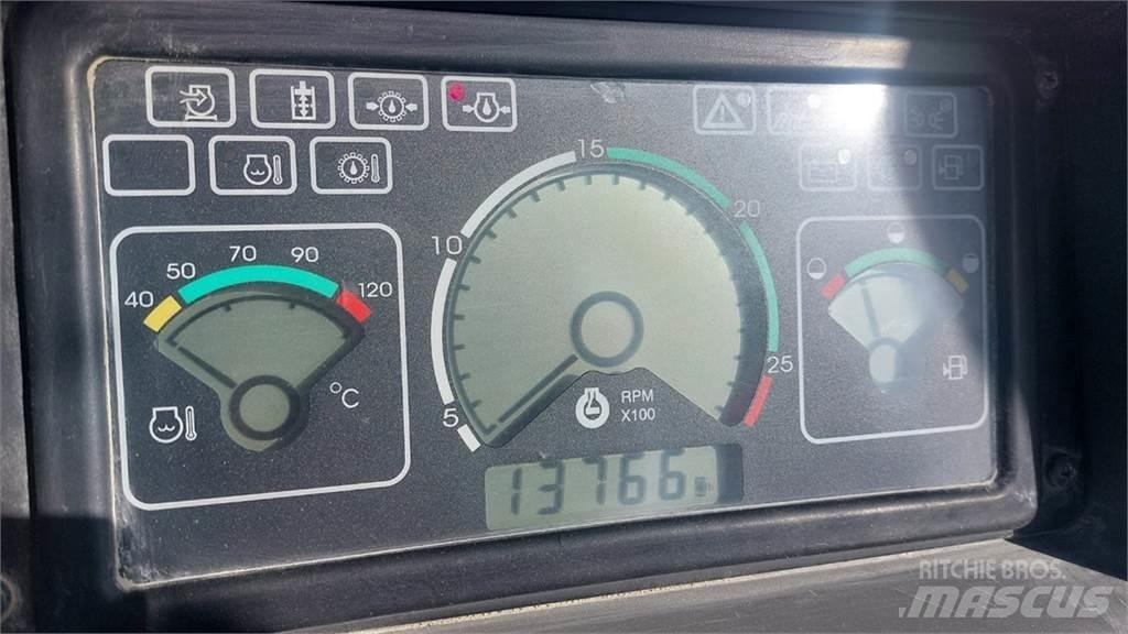 Fiat-Kobelco D180 Buldožeri guseničari