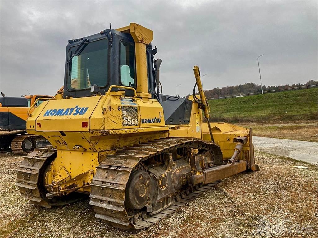 Komatsu D65EX Buldožeri guseničari