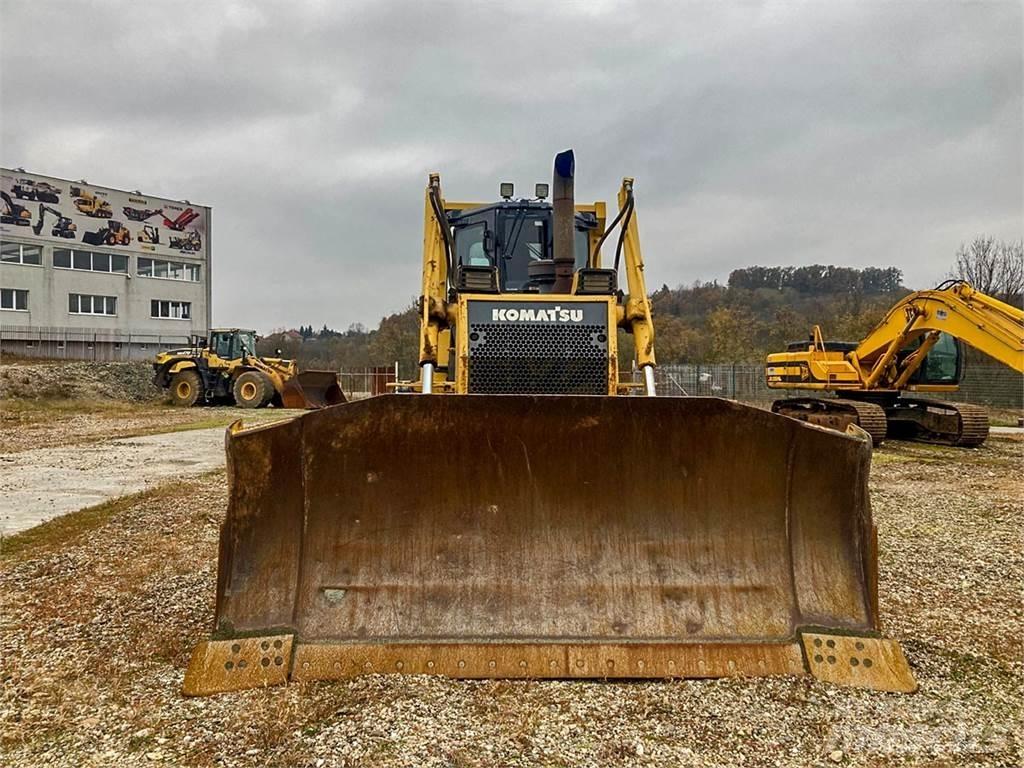 Komatsu D65EX Buldožeri guseničari