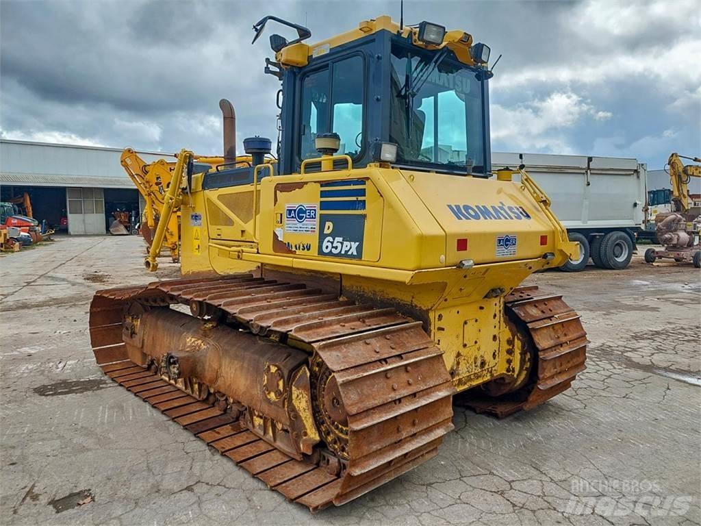 Komatsu D65PX-17 Buldožeri guseničari