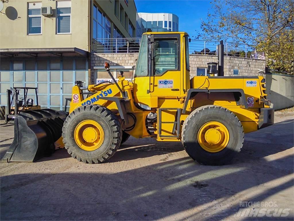 Komatsu WA270 Utovarivači na točkove