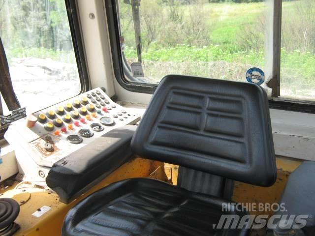 Liebherr PR 732 L Buldožeri guseničari