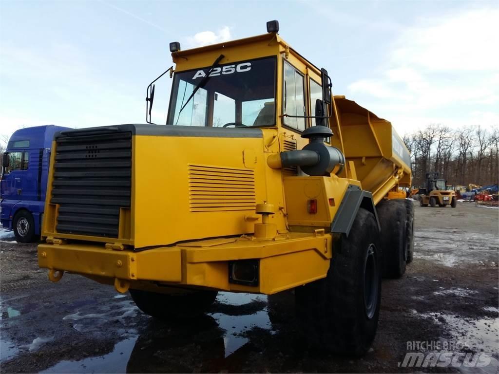 Volvo A25 Zglobni damperi