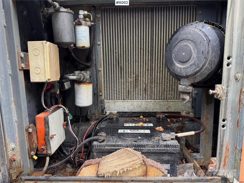 Atlas 1304 Bageri guseničari