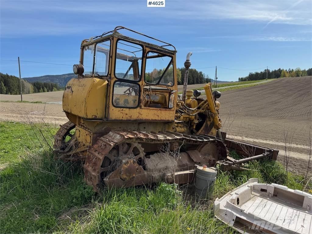 CAT D4C Buldožeri guseničari