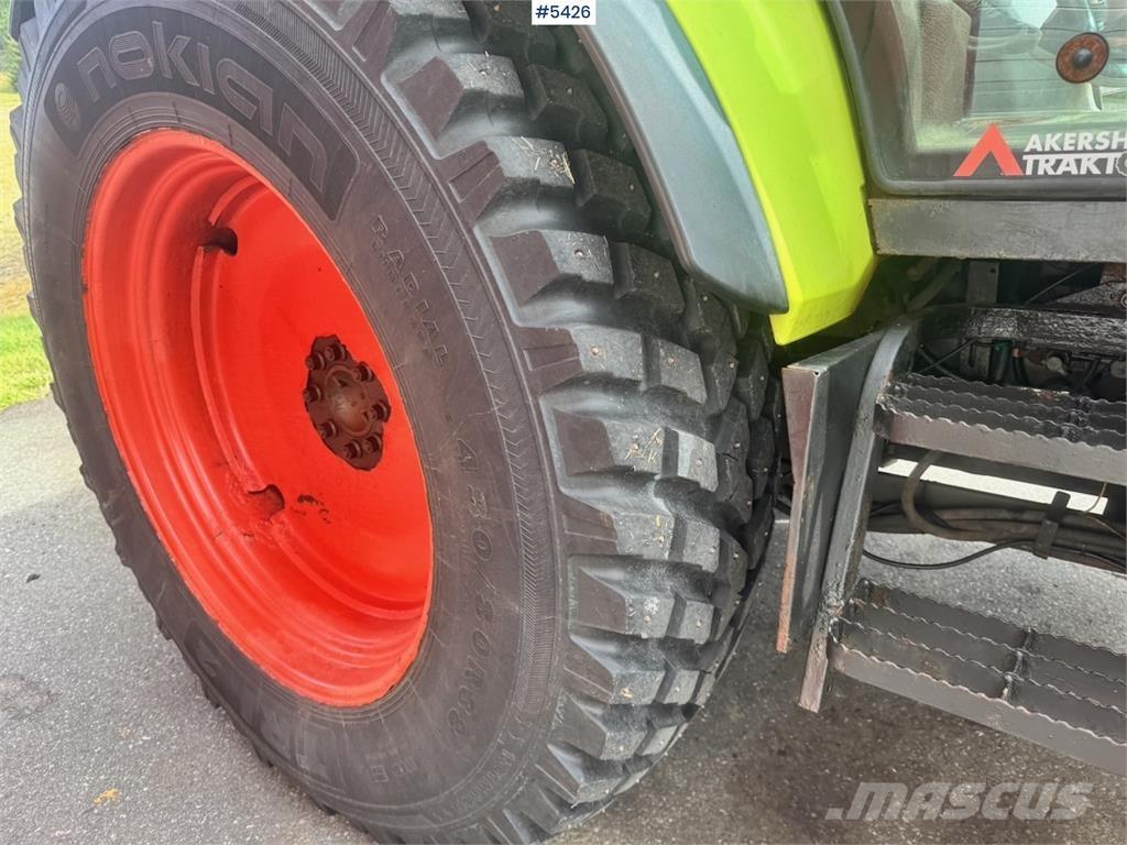CLAAS Arion 430 Traktori