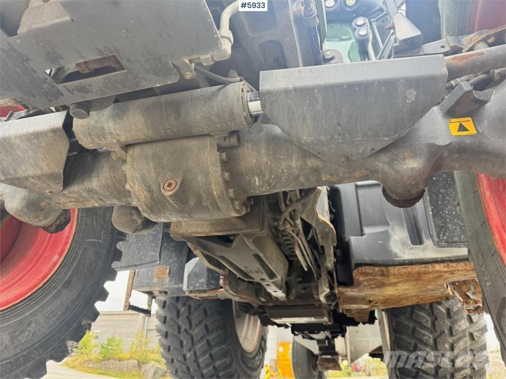 CLAAS Arion 660 Traktori