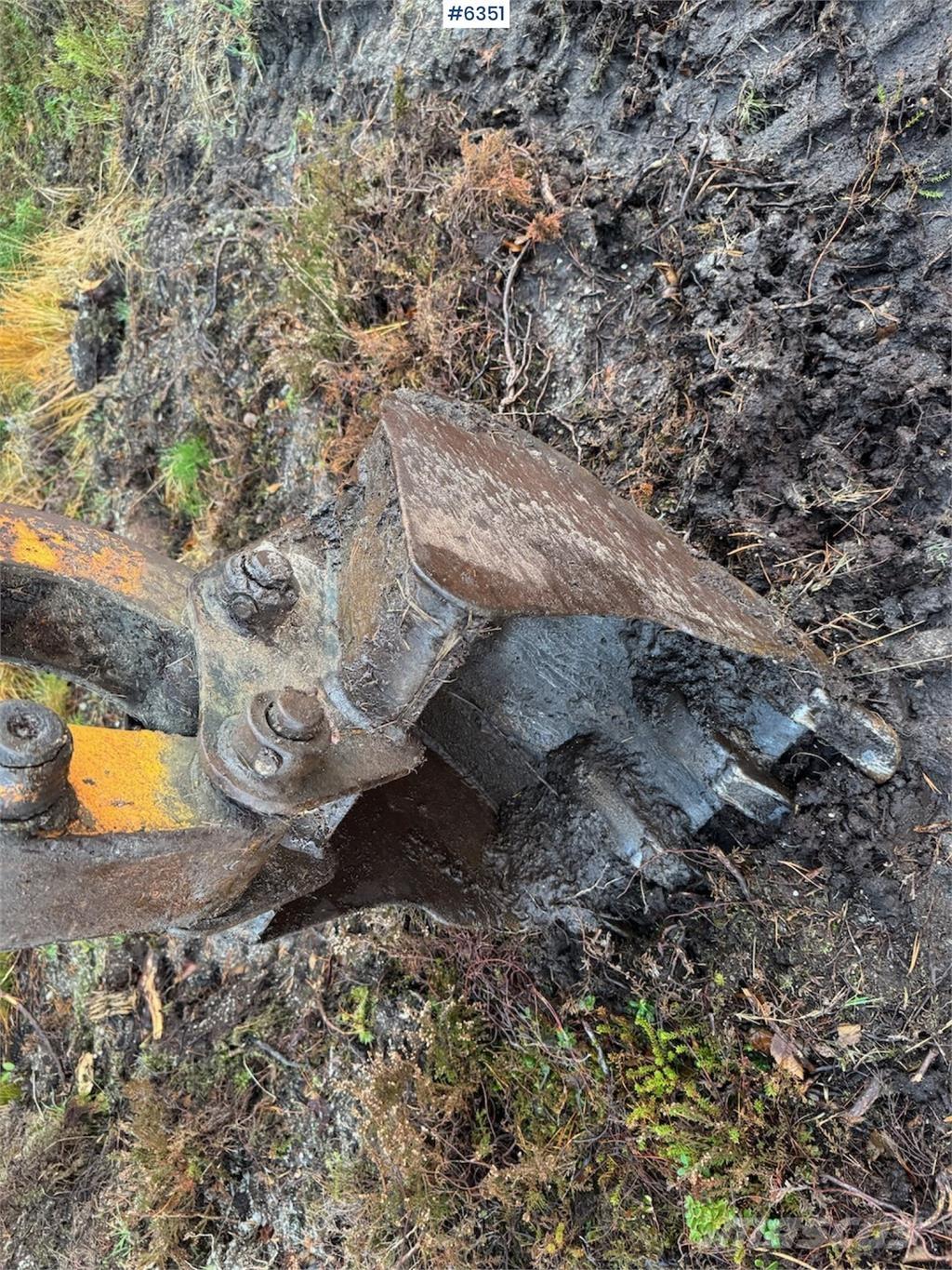 Hanix N 260-2 Bageri guseničari