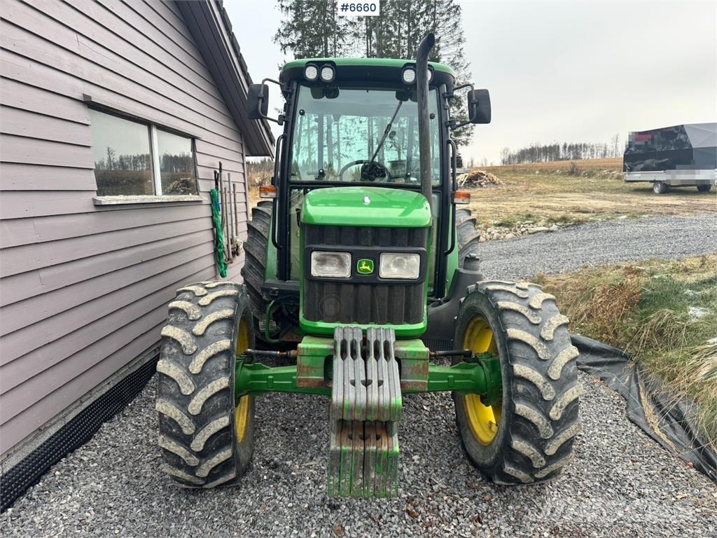 John Deere 5515 Traktori