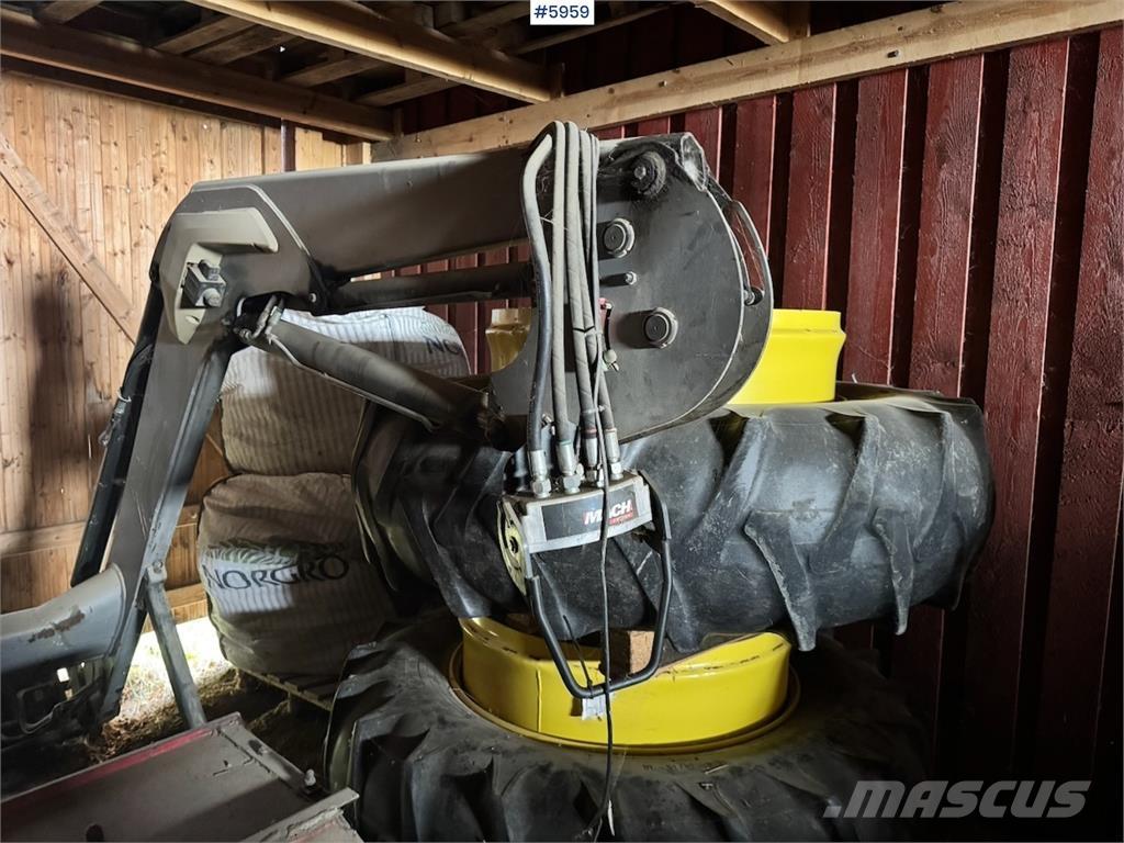 John Deere 6930 Traktori