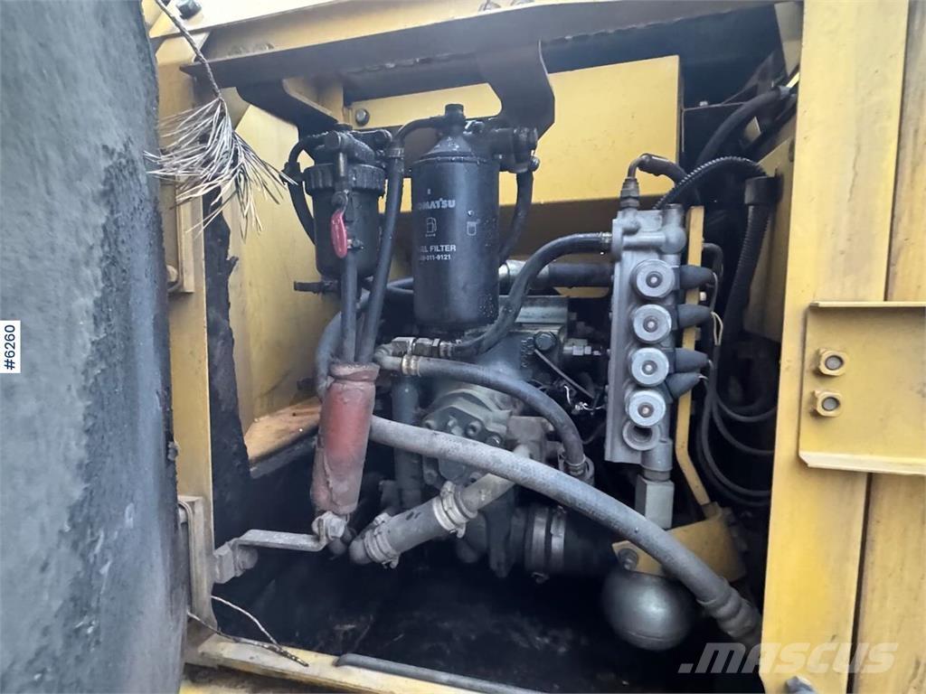 Komatsu PC130-6K Bageri guseničari