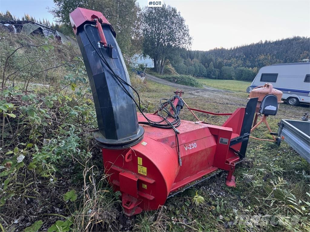 Sisu Handel V-230 Snežne daske i plugovi
