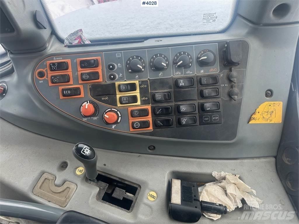 Valtra N122 Traktori