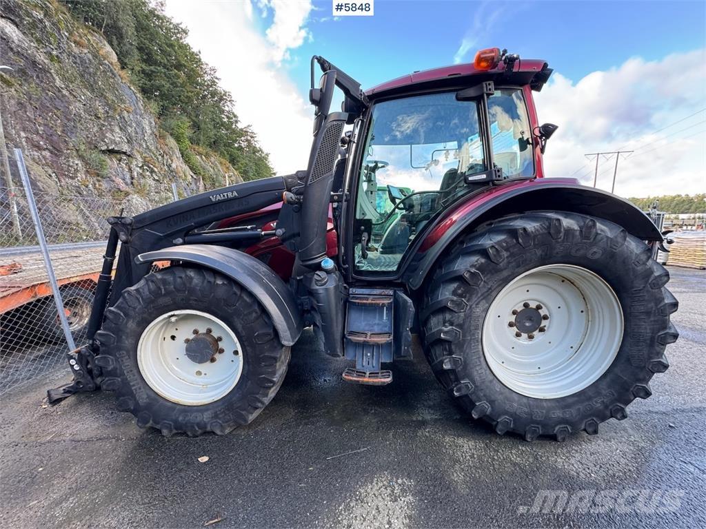 Valtra N174 Traktori
