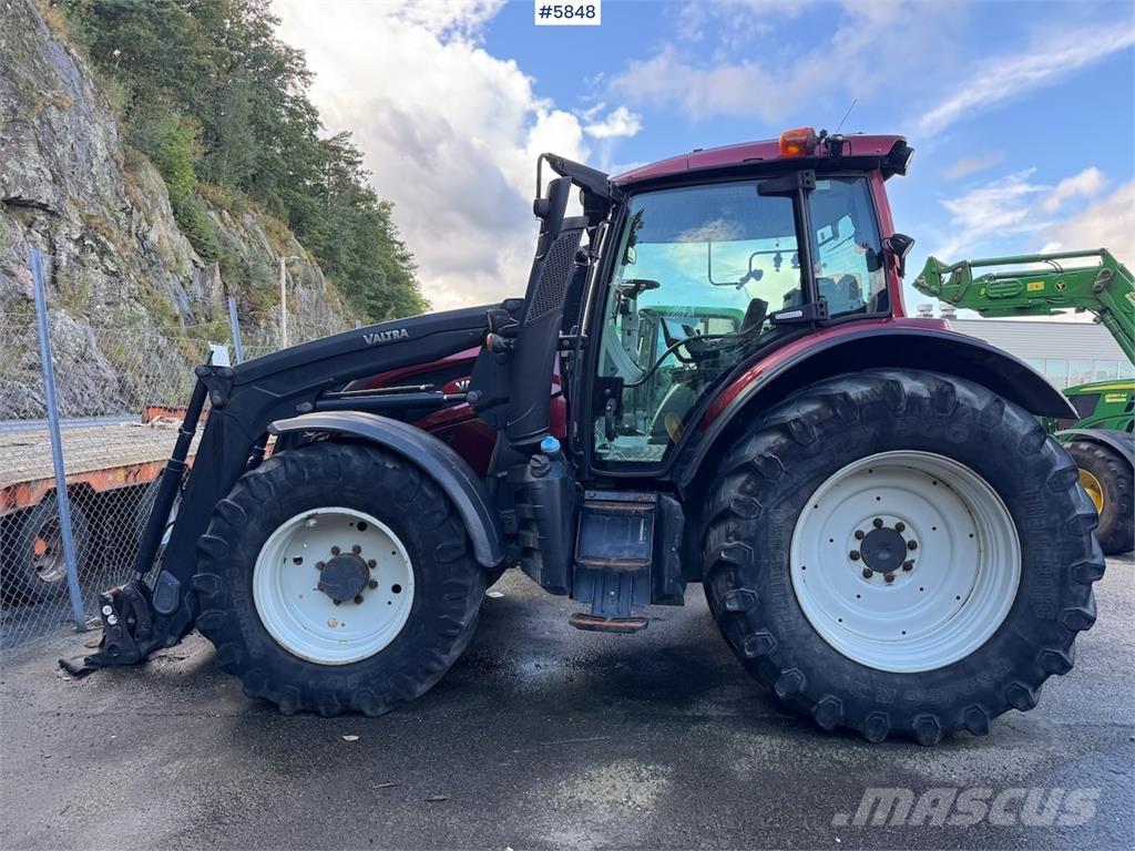 Valtra N174 Traktori