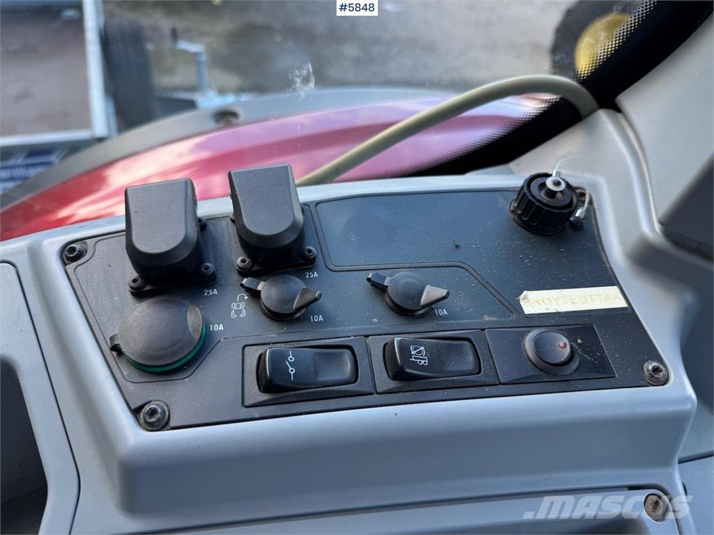 Valtra N174 Traktori