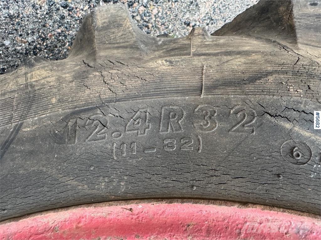 Volvo 400 Buster Traktori