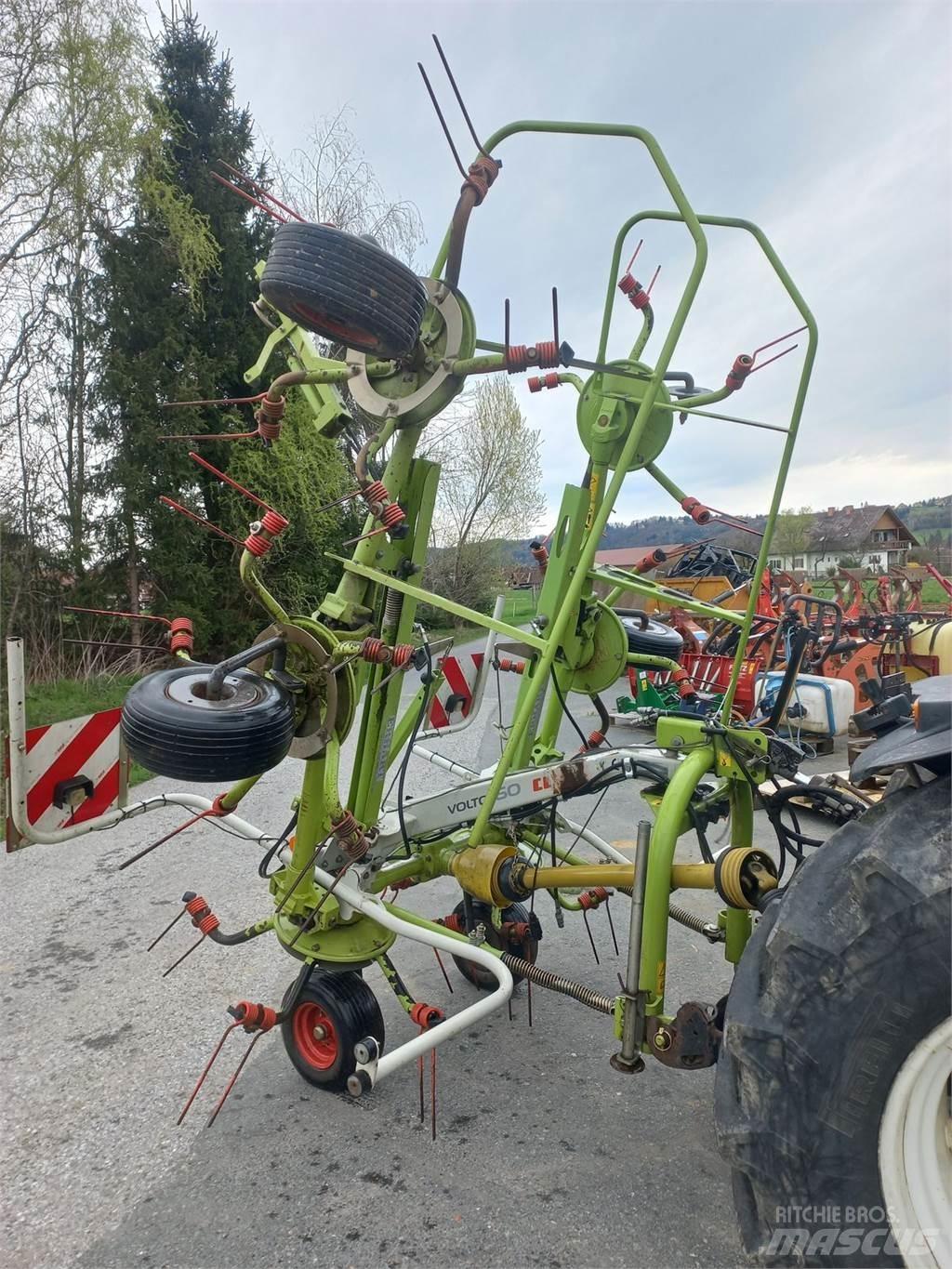 CLAAS Volto 600 Okretači i sakupljači sena