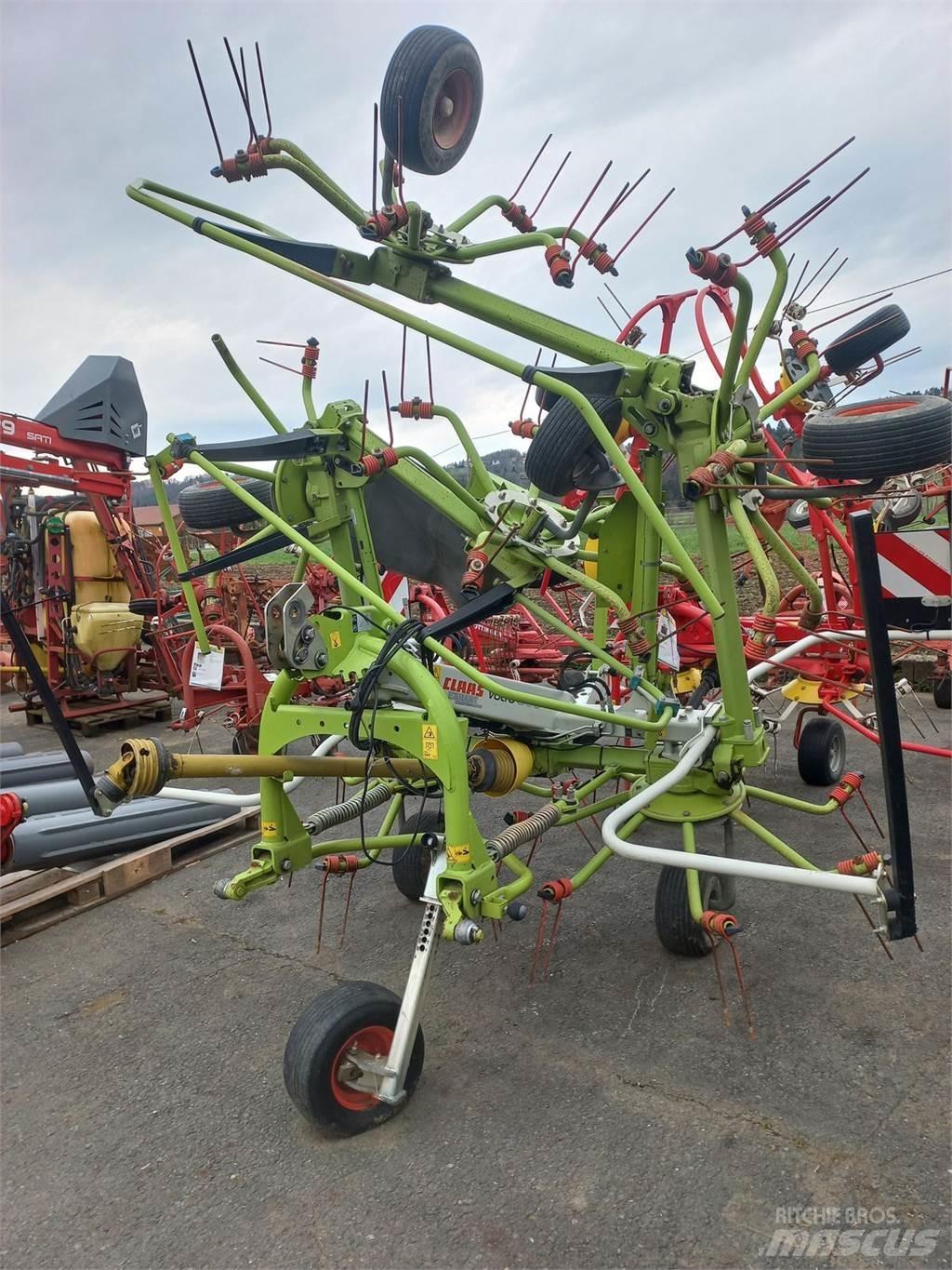 CLAAS Volto 800 Okretači i sakupljači sena