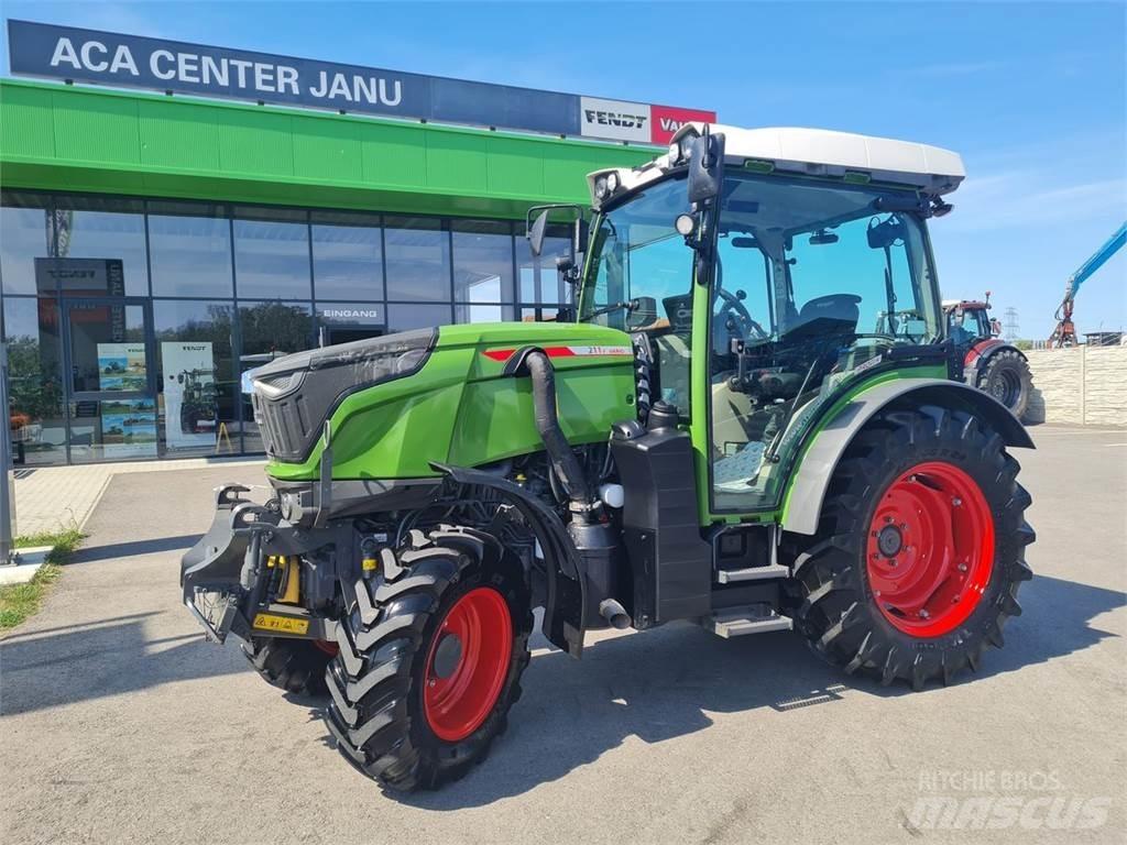 Fendt 211 Vario F Traktori