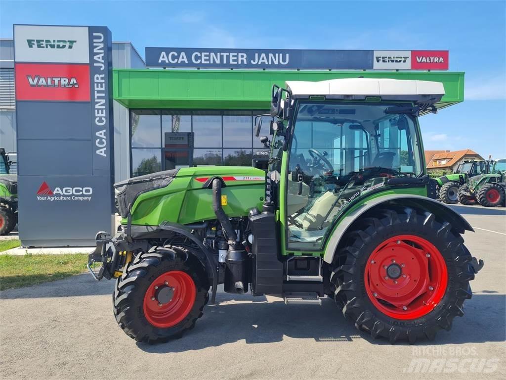 Fendt 211 Vario F Traktori