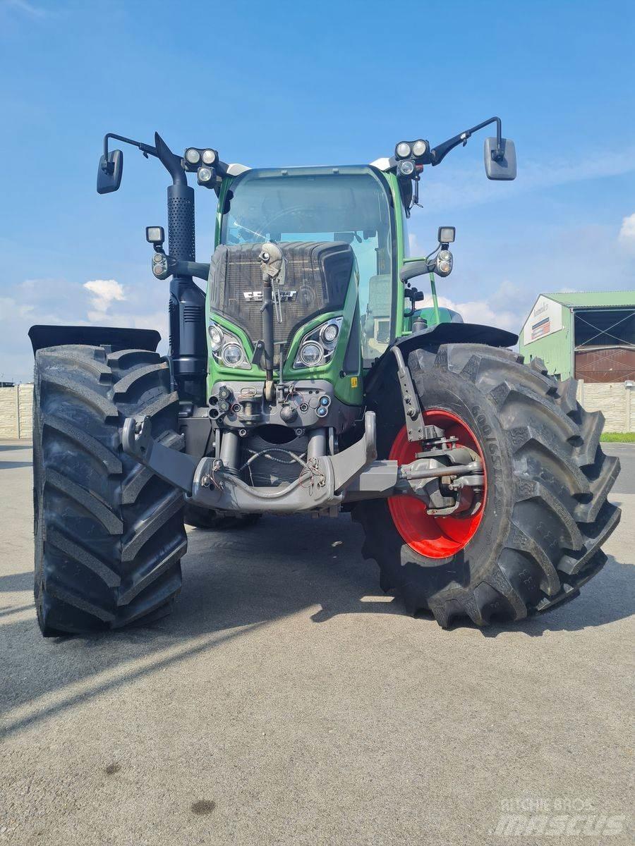 Fendt 718 Vario Traktori