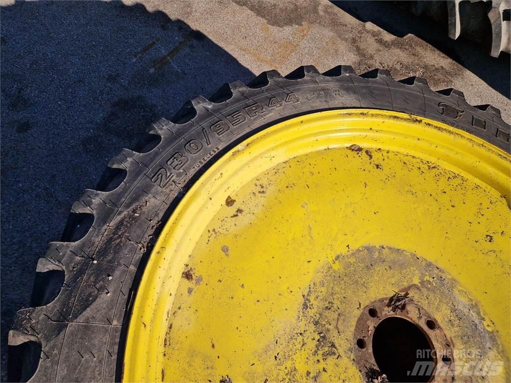Firestone 230/95R44 Gume, točkovi i felne