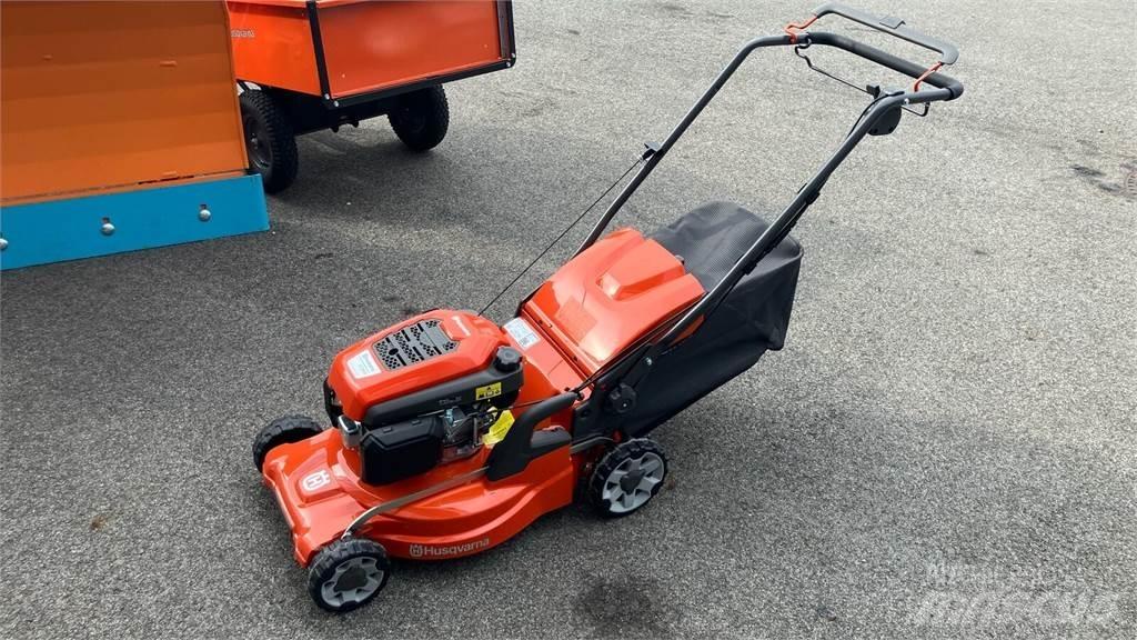 Husqvarna LC 347V Traktorske kosilice