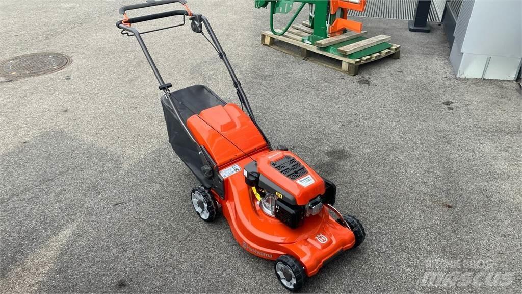 Husqvarna LC 347V Traktorske kosilice